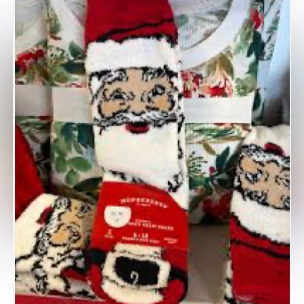 Wondershop Santa Super Soft Crew Socks